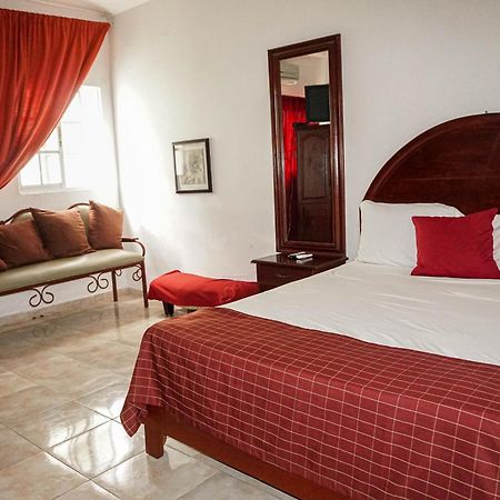 Hotel Nuevo Amanecer El Catey Екстер'єр фото