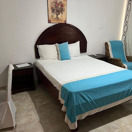 Hotel Nuevo Amanecer El Catey Екстер'єр фото