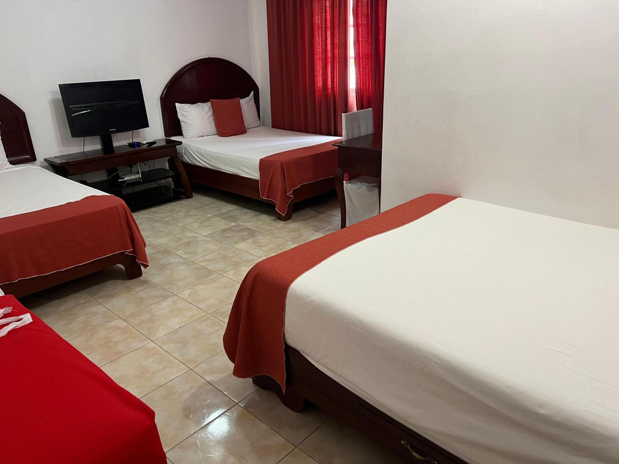 Hotel Nuevo Amanecer El Catey Екстер'єр фото