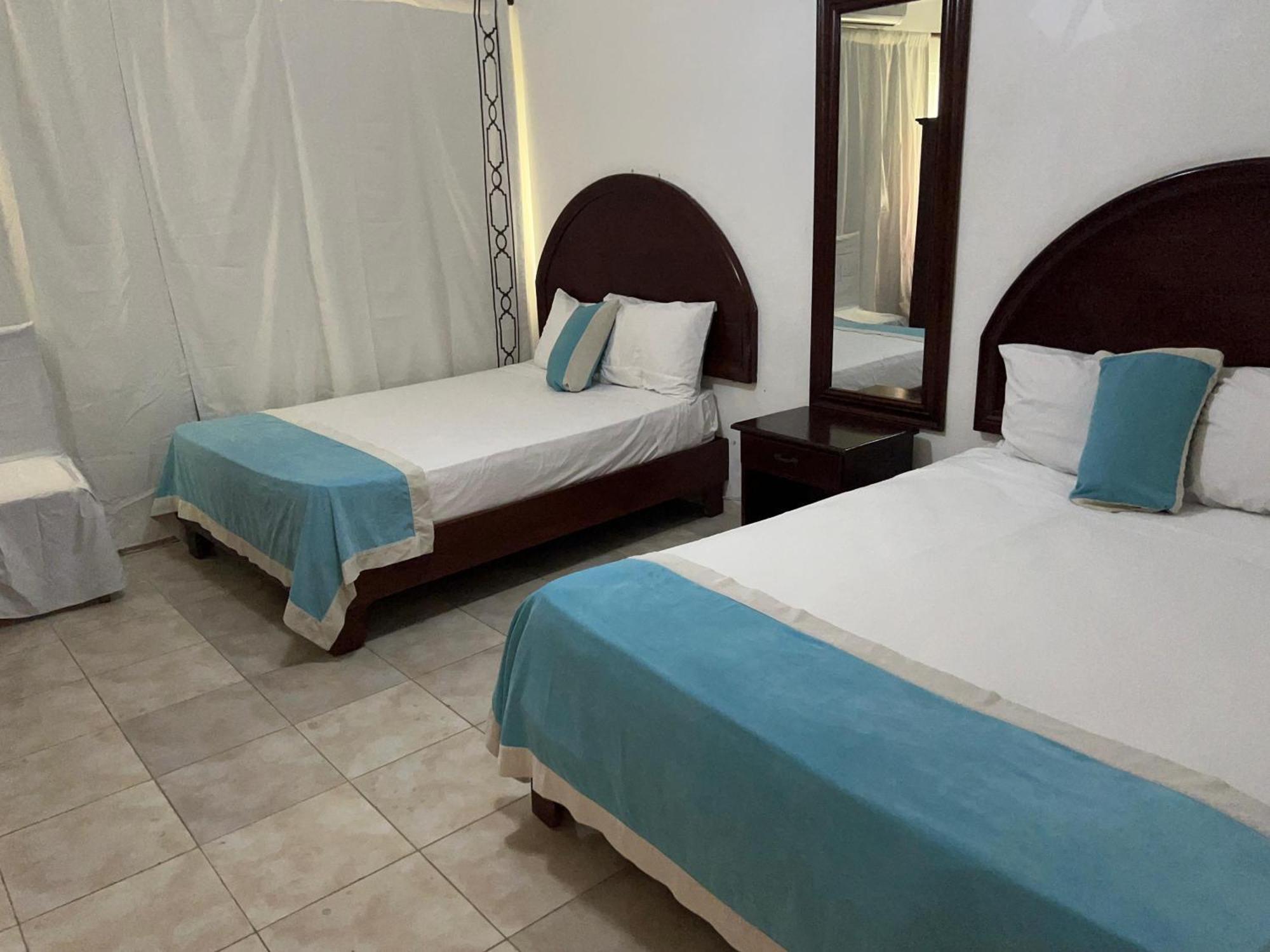 Hotel Nuevo Amanecer El Catey Екстер'єр фото